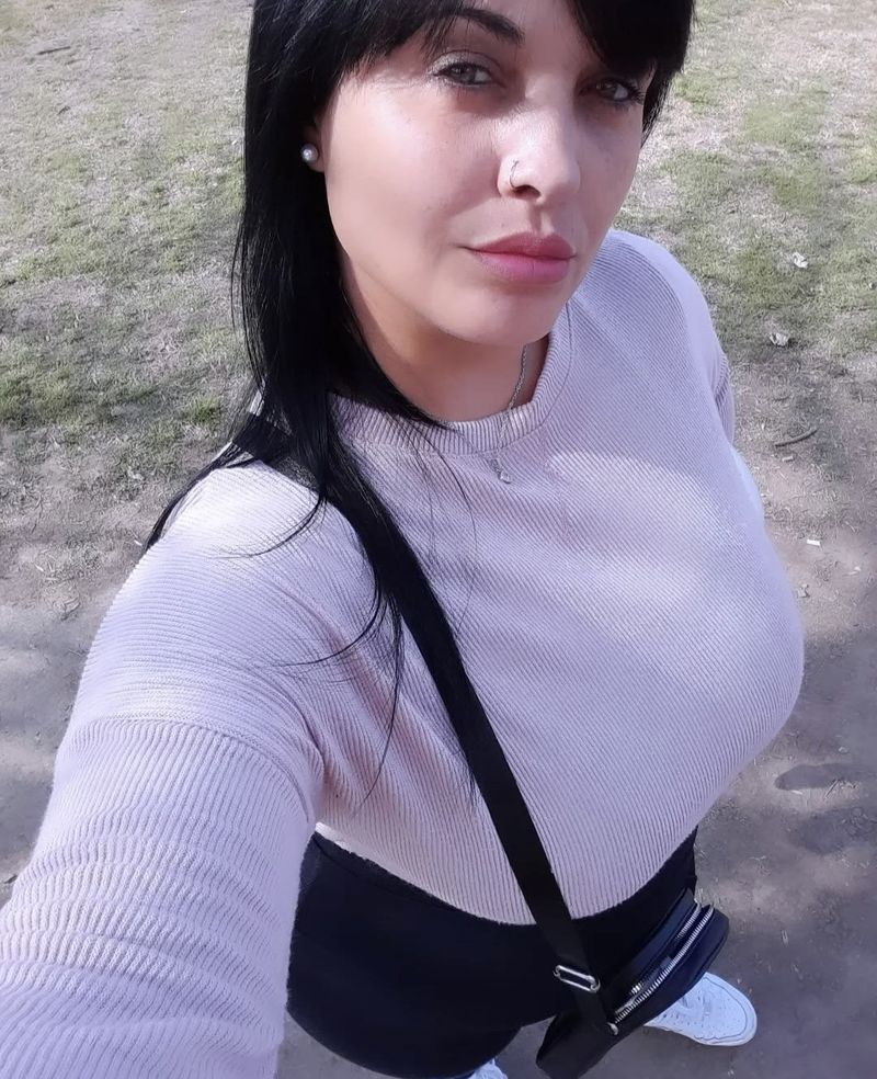 Gabriela, 40