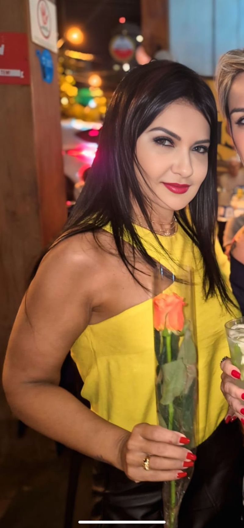 Eliane, 48