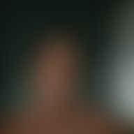 Leo, 33