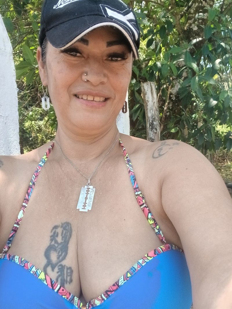 Yessenia, 52