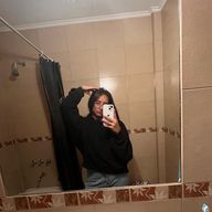 Caro, 22