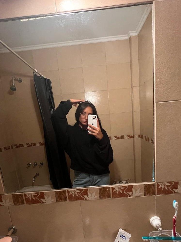 Caro, 22