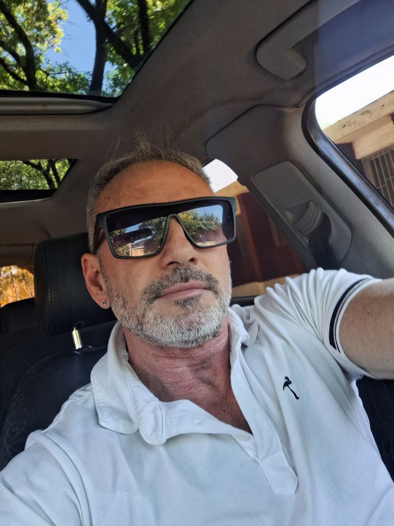 Dario, 52
