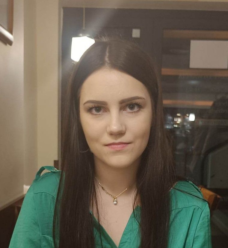 Karolina, 26