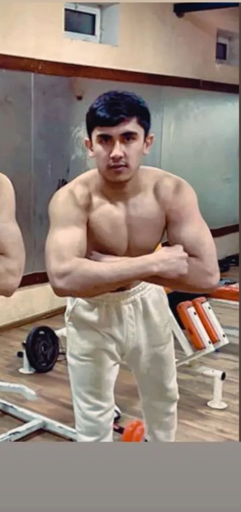 Shoxrux, 22