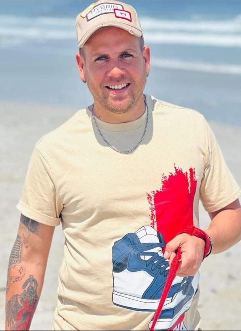 Ryan, 38