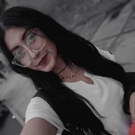 Mia, 30