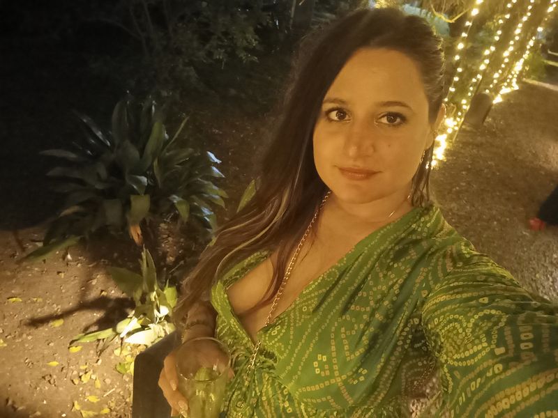 Pilar, 34