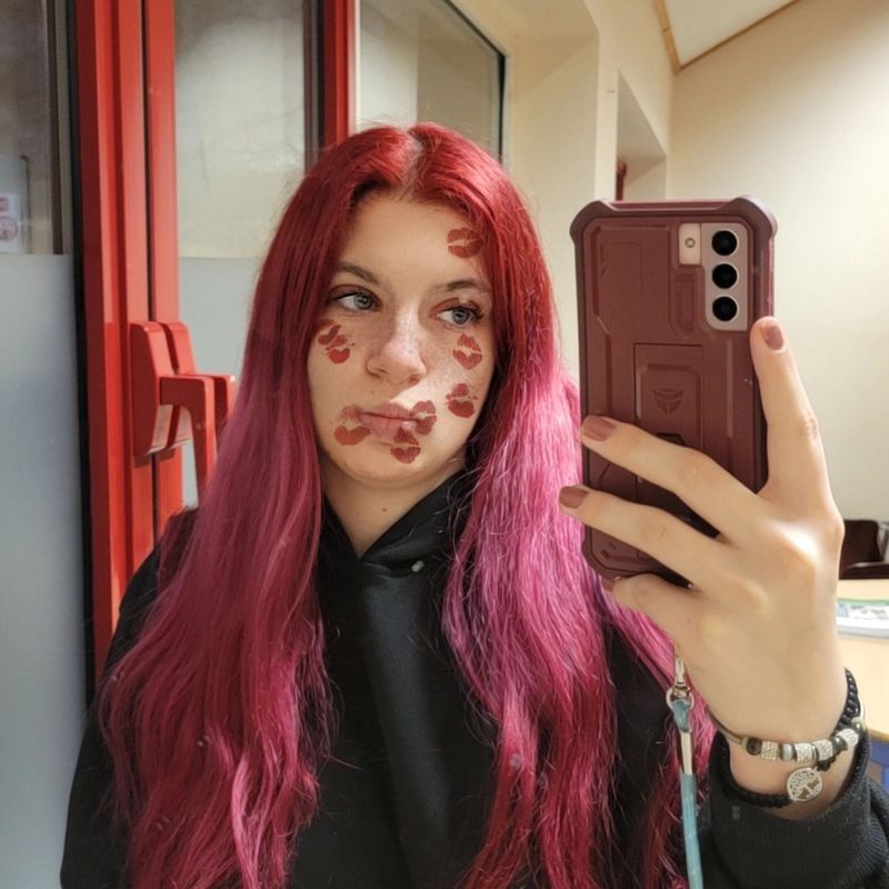 Marie-Anais, 19