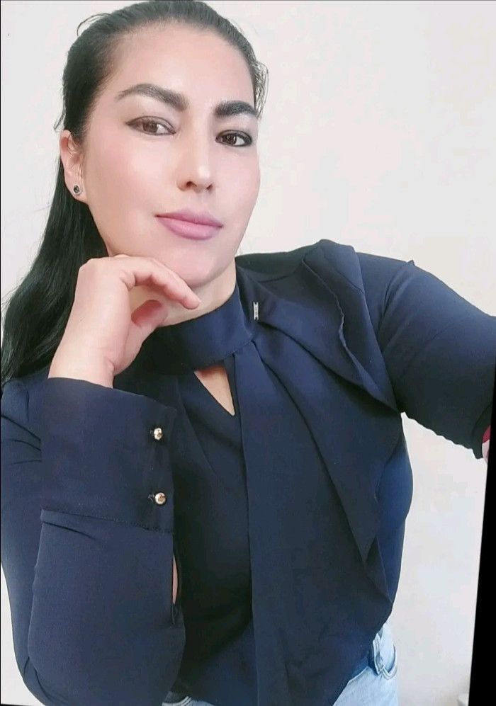 Tania, 35