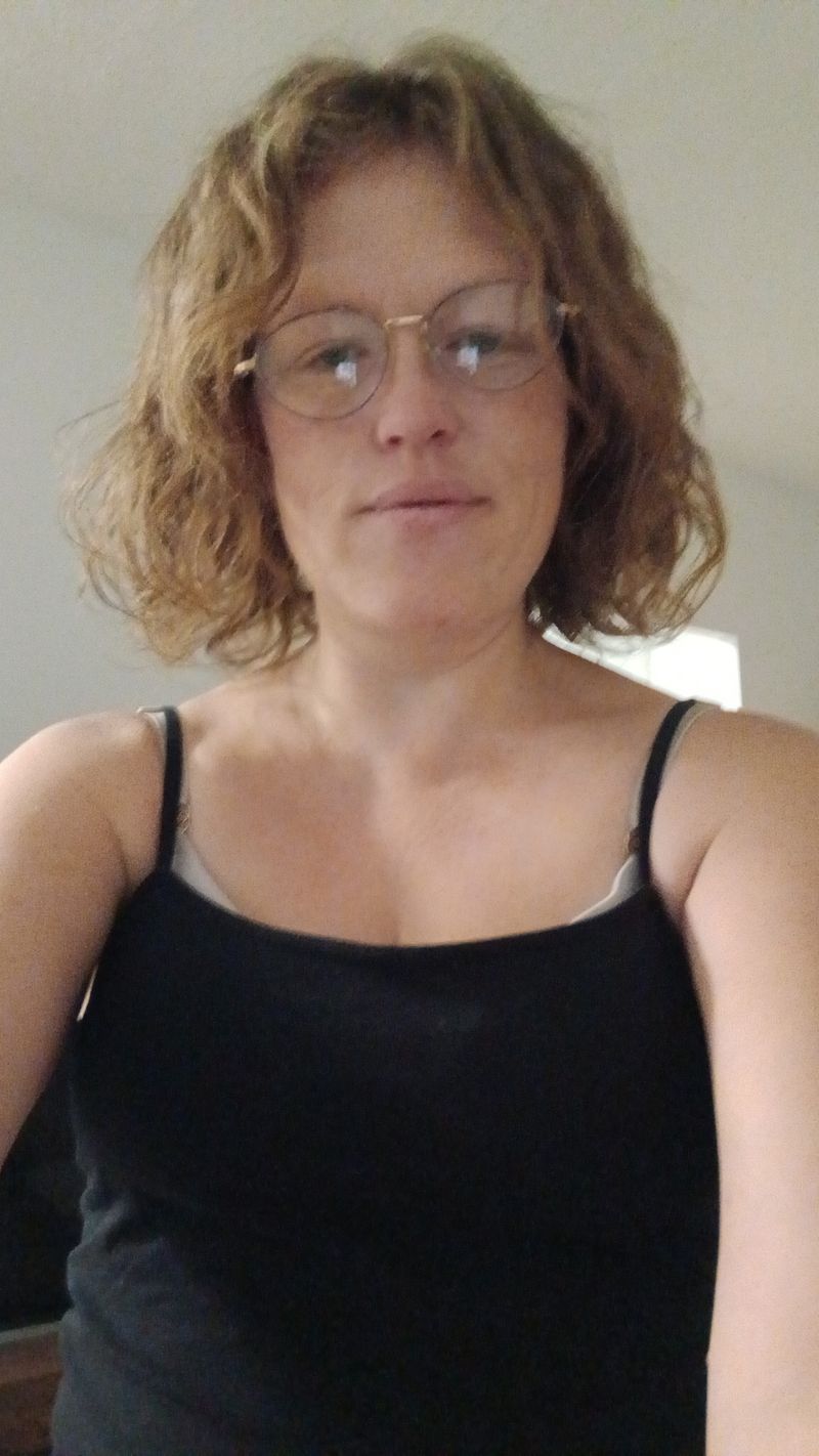 Emily, 37