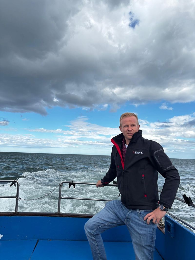 Simon, 36
