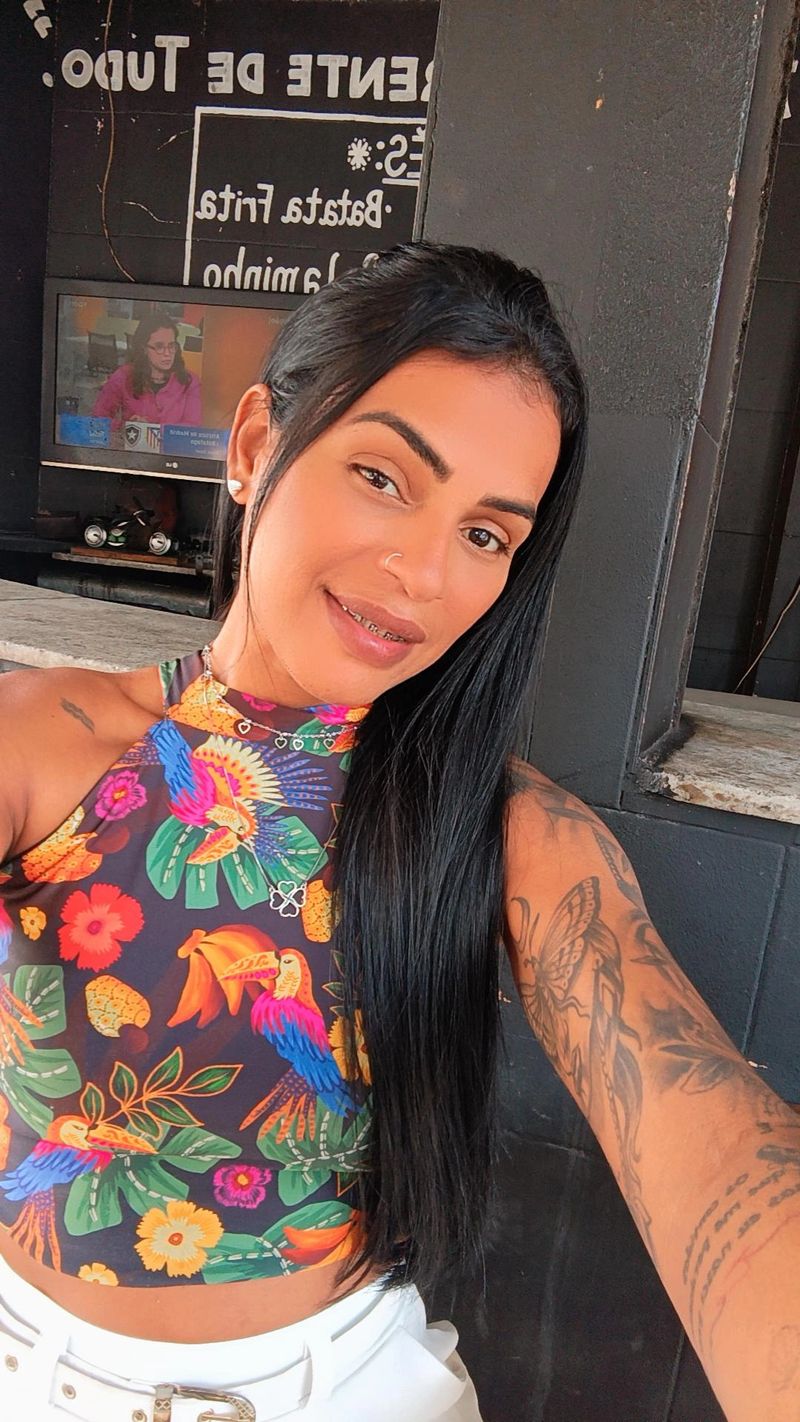 Thayná, 35