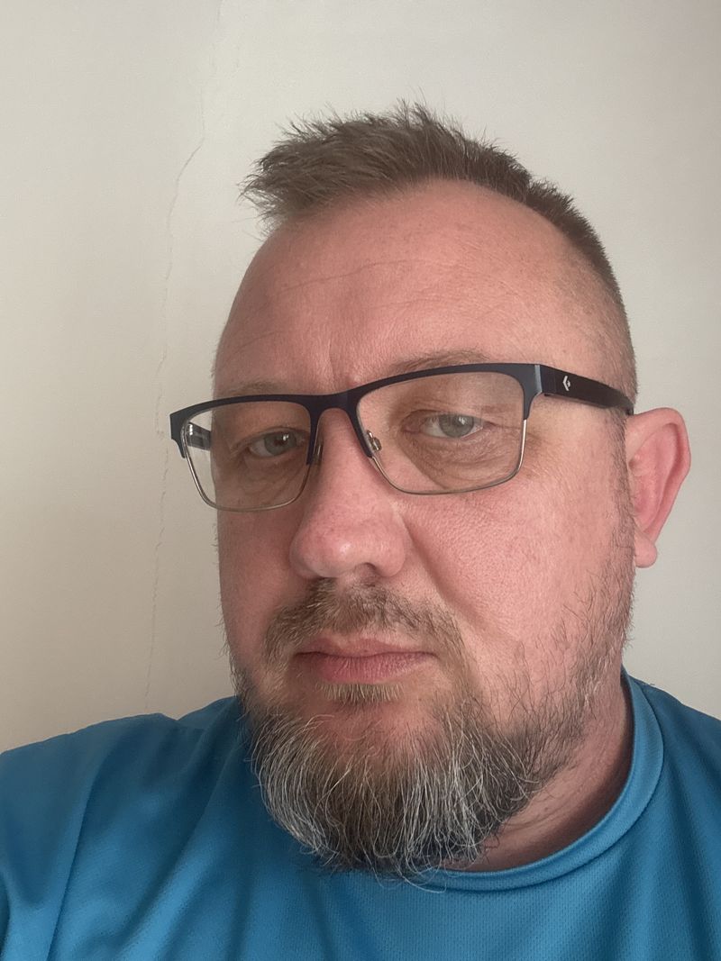 Tomasz, 42