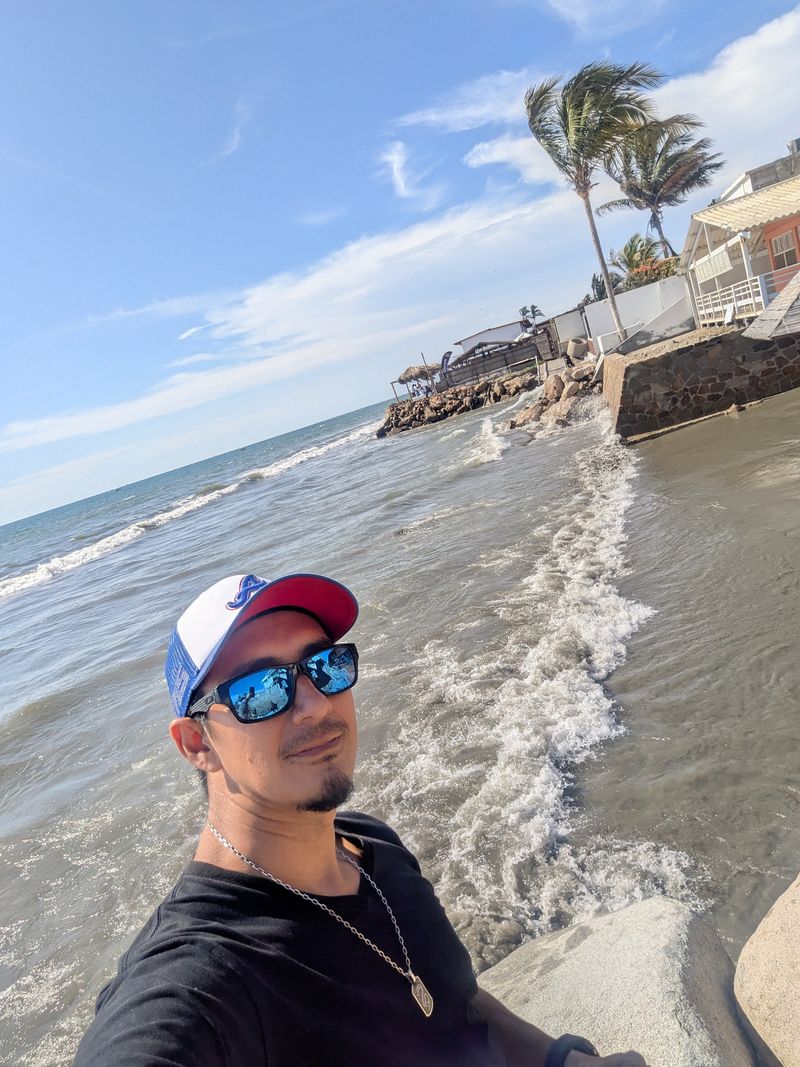 Alberto, 42