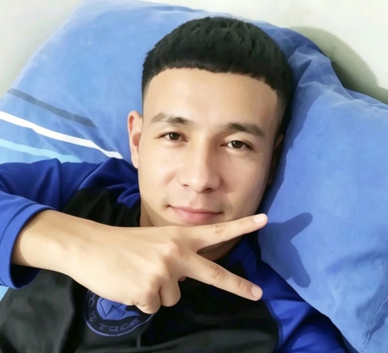 Javier, 25