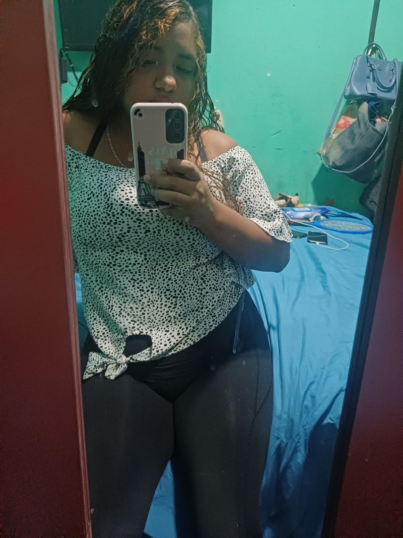 Karely, 26