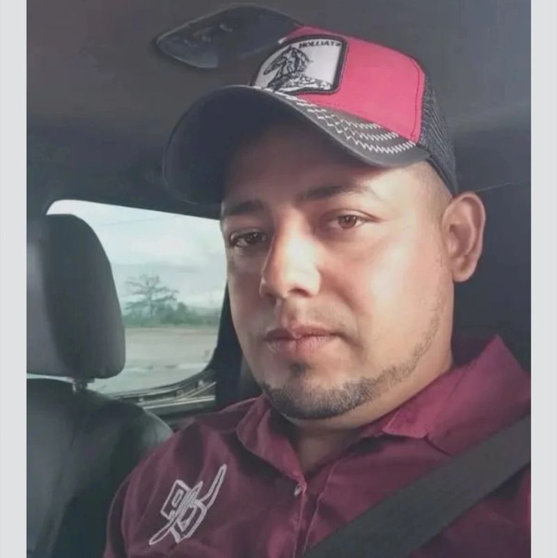 Armando Rodríguez, 32