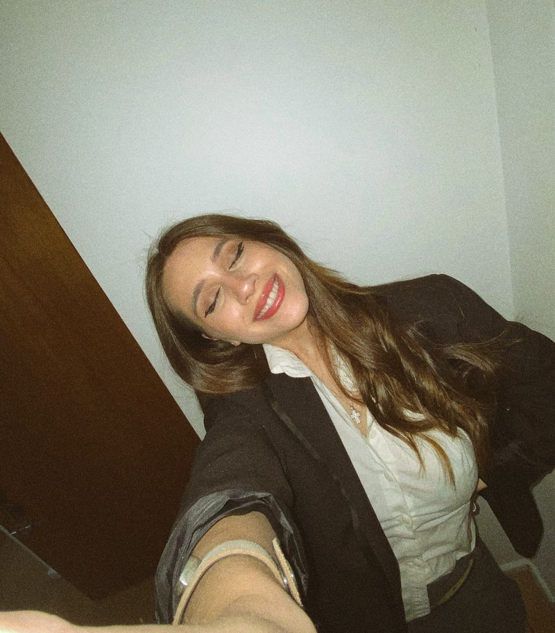 Laura Sandoval, 24