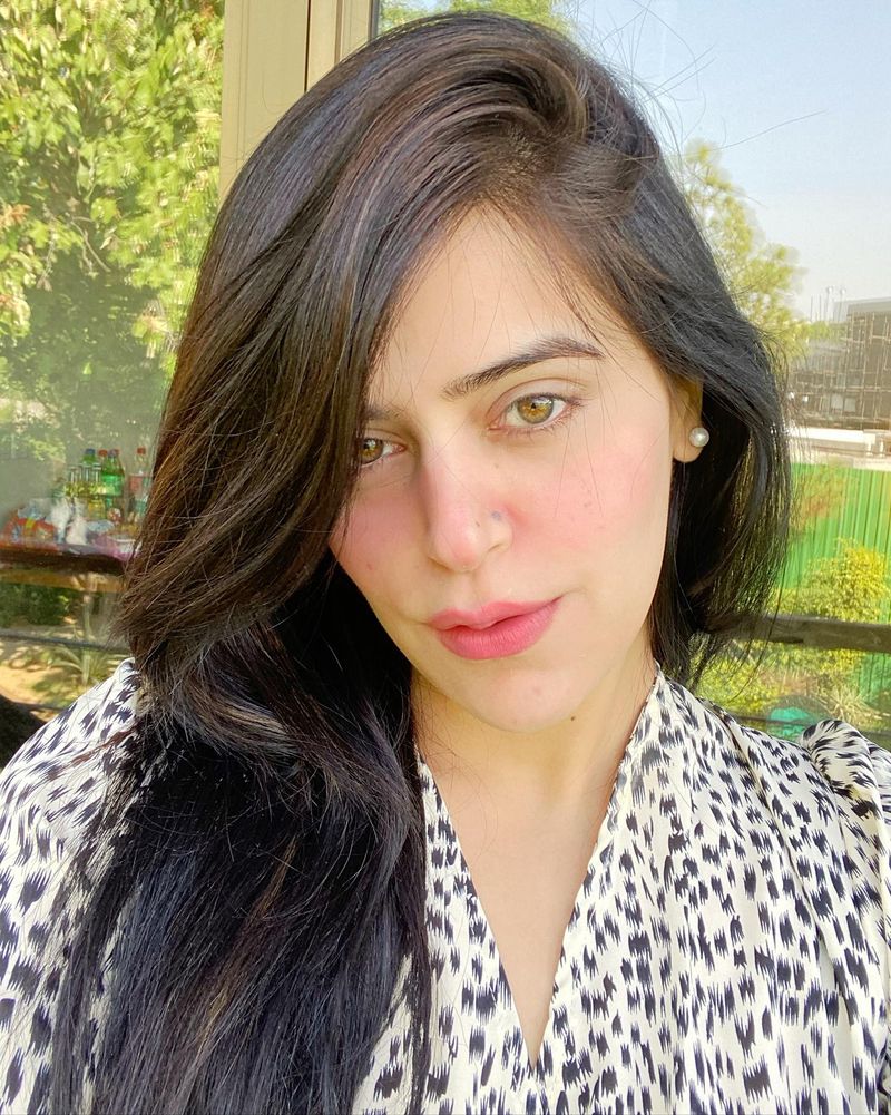 Aanya, 32