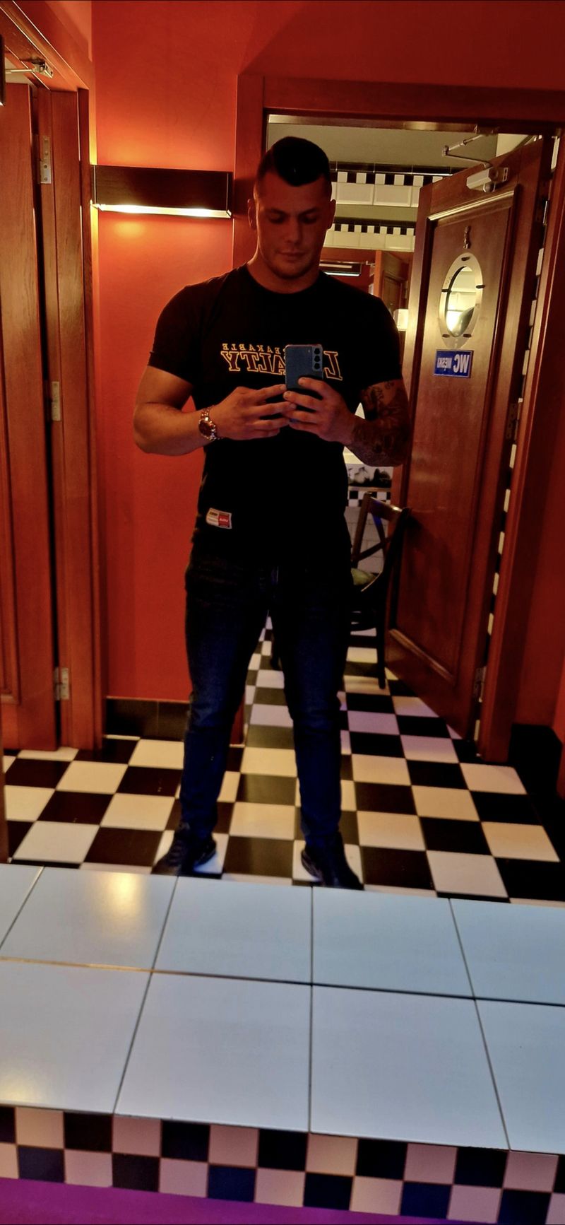 Daniel, 29
