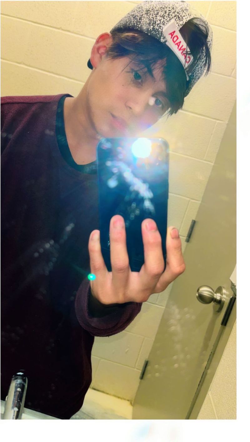 Ariel, 22
