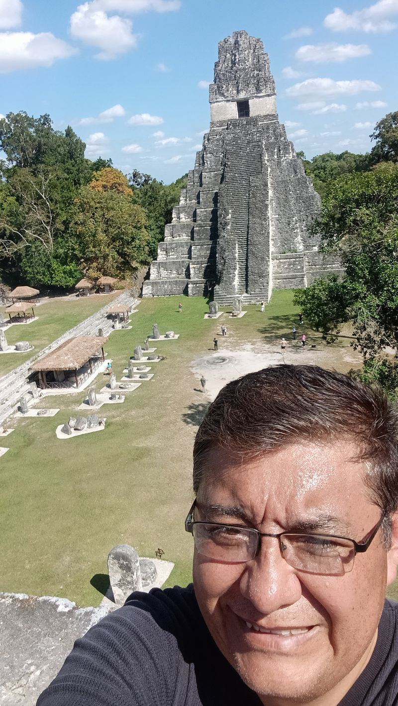 Francisco, 53