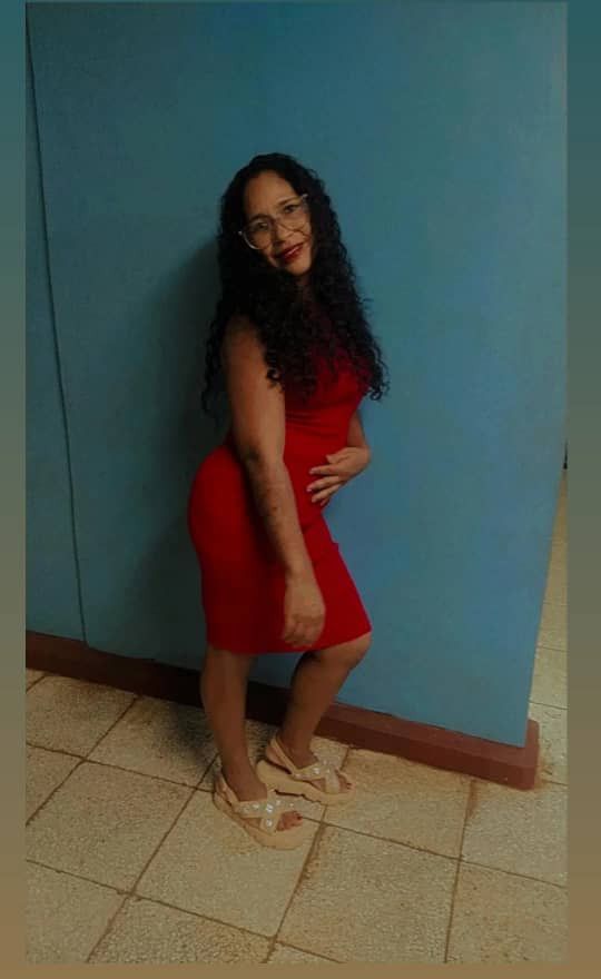 Yoandra, 46