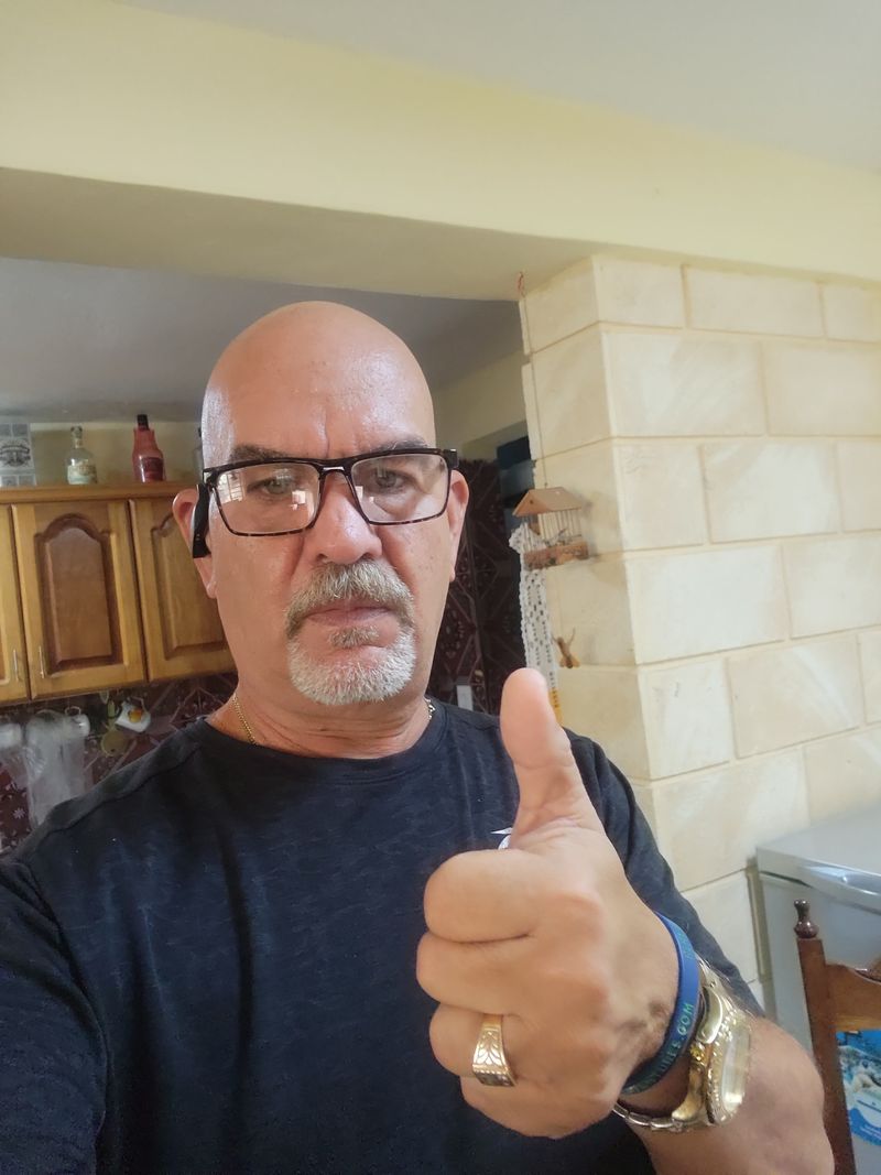 Luis, 60