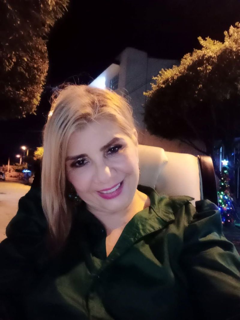 Mona, 60
