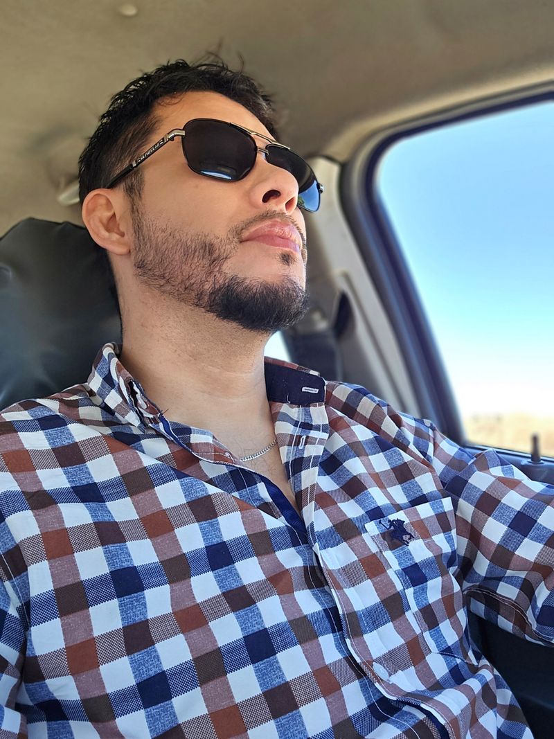 Ricardo, 37