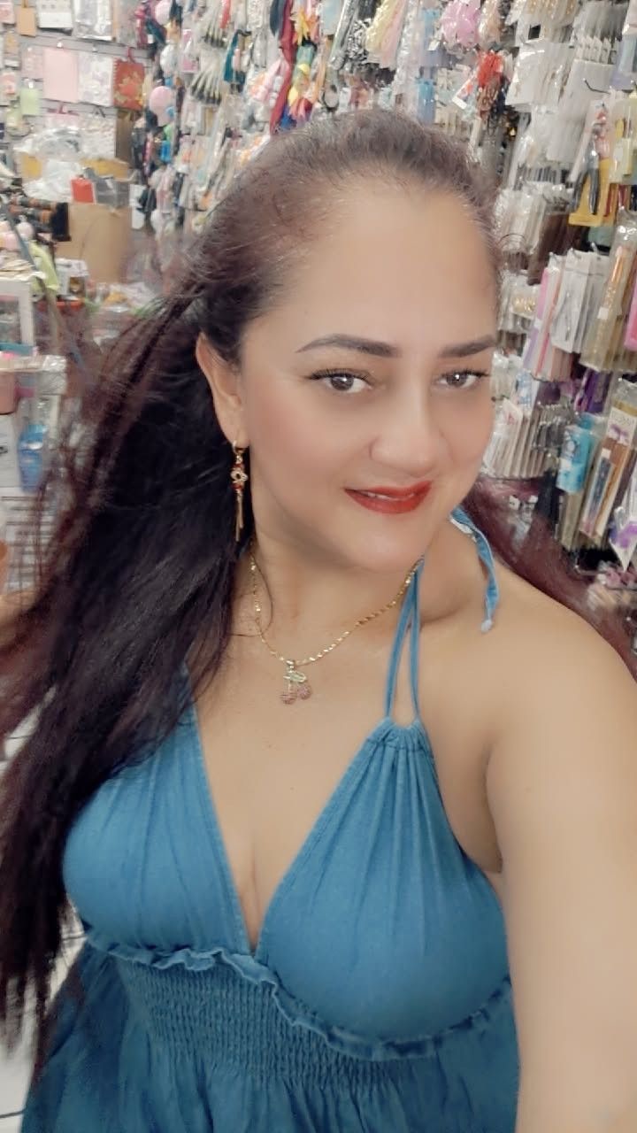 Angela, 49