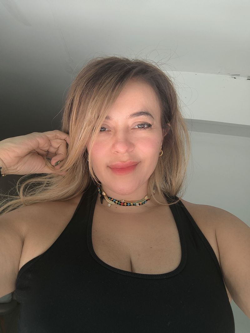 Diana Val, 45