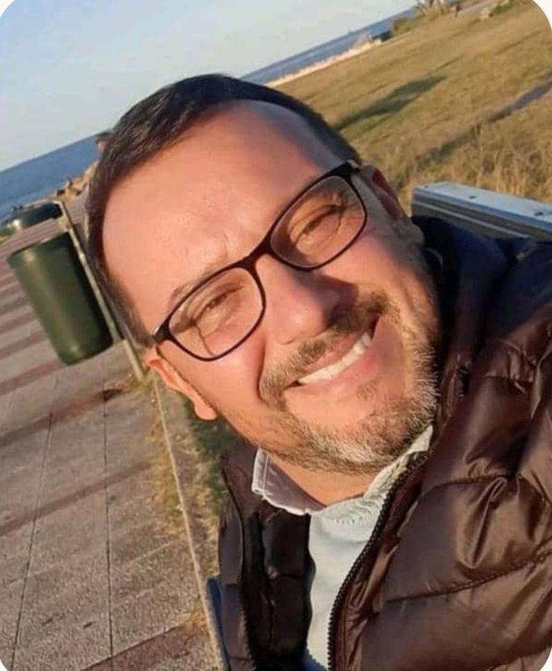 Rafael, 47