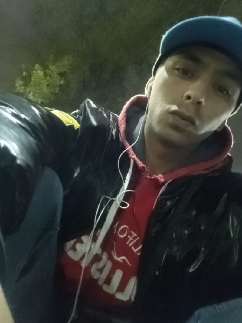 Leo, 22