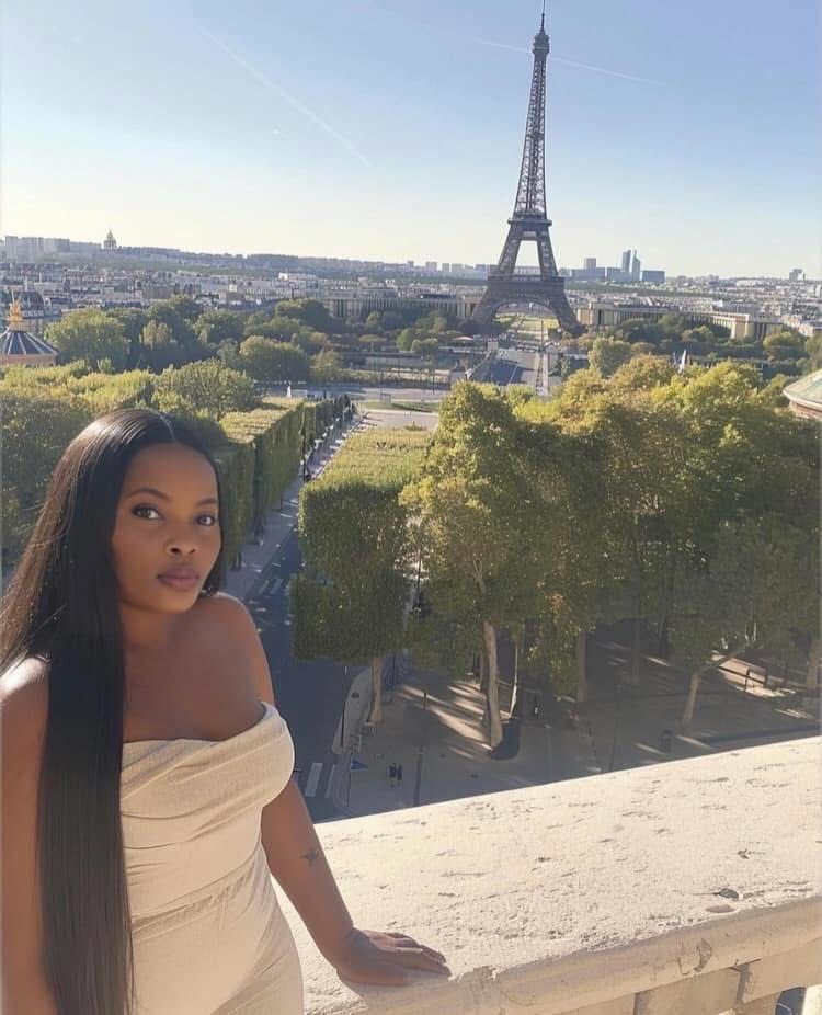 Zee, 28