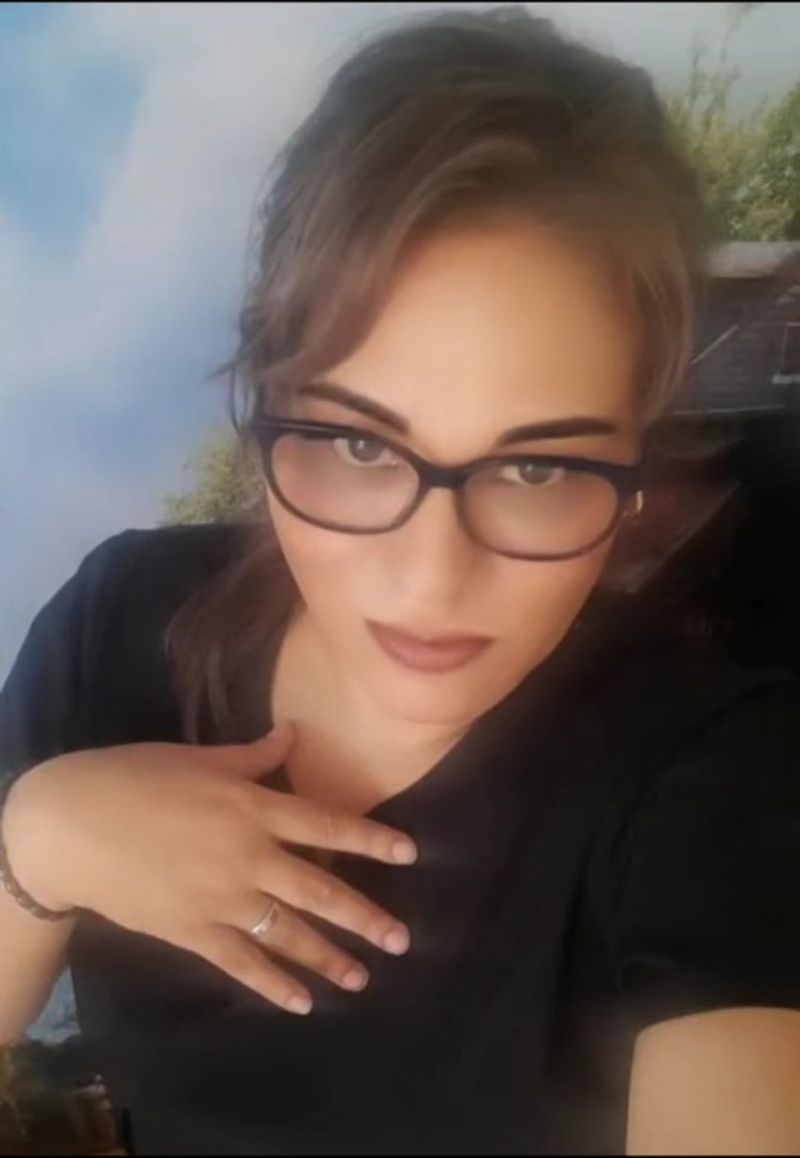 Katty, 46