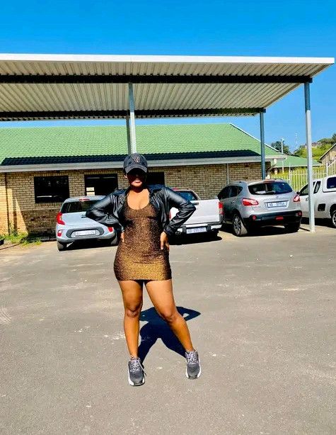 Buhle, 25