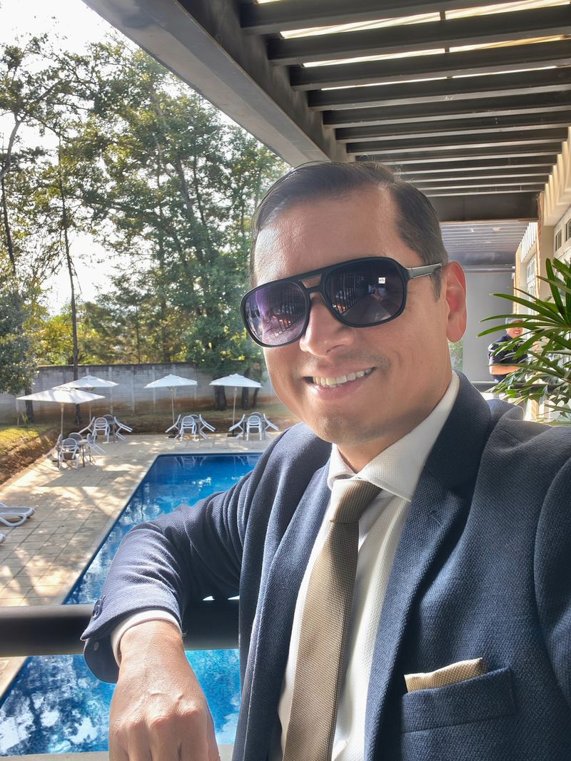 Eduardo, 47