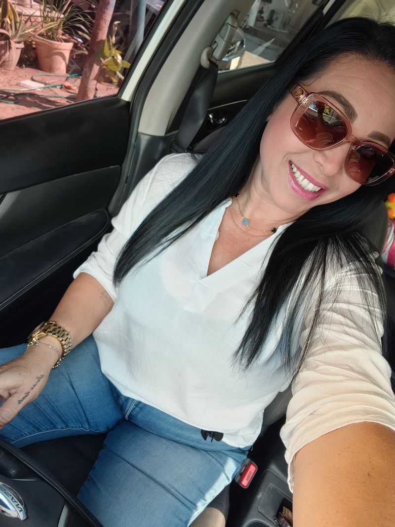 Cecy, 40