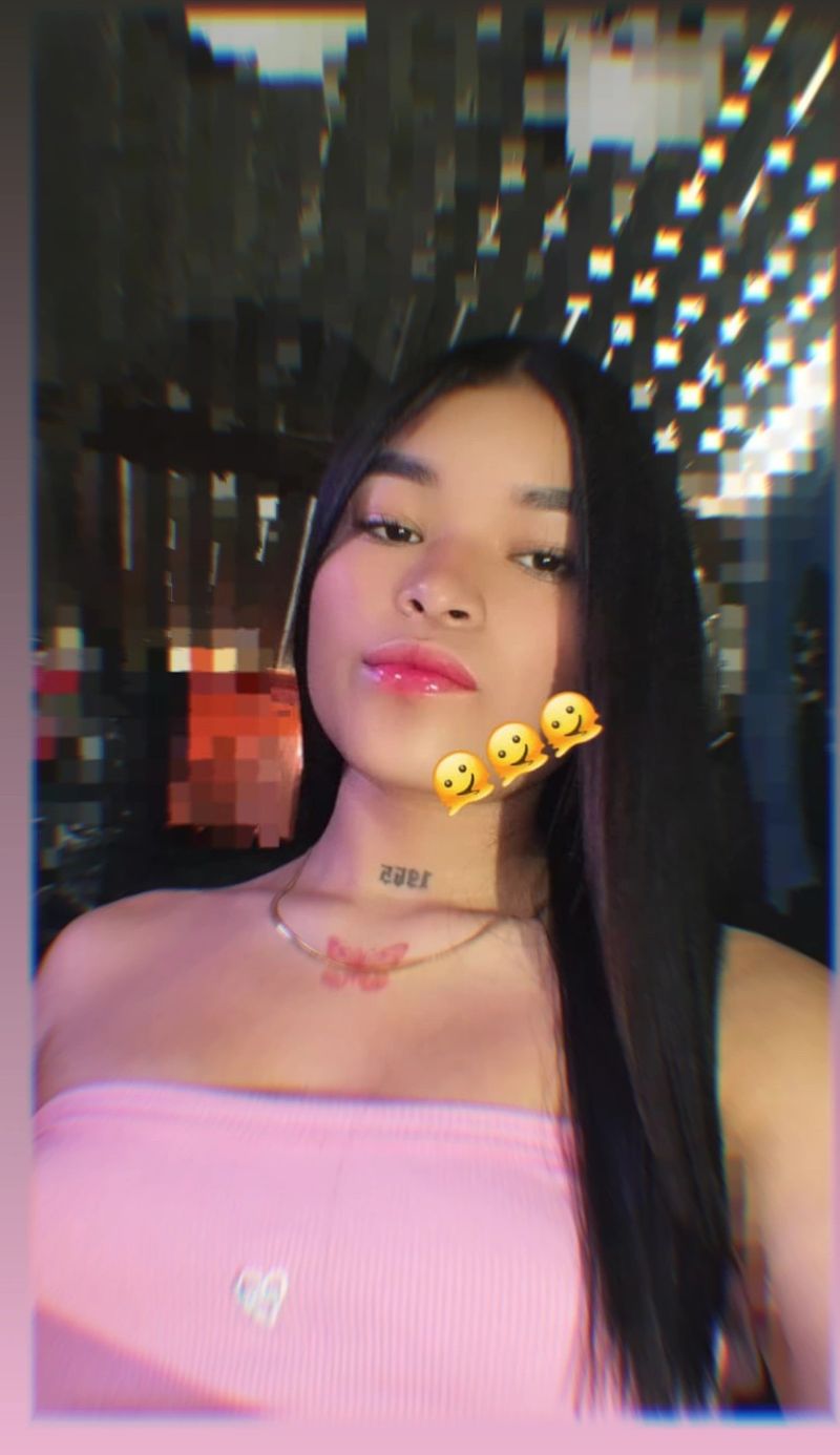 Yoana, 19