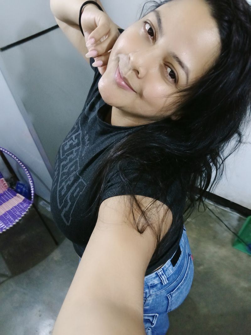 Vanessa, 38