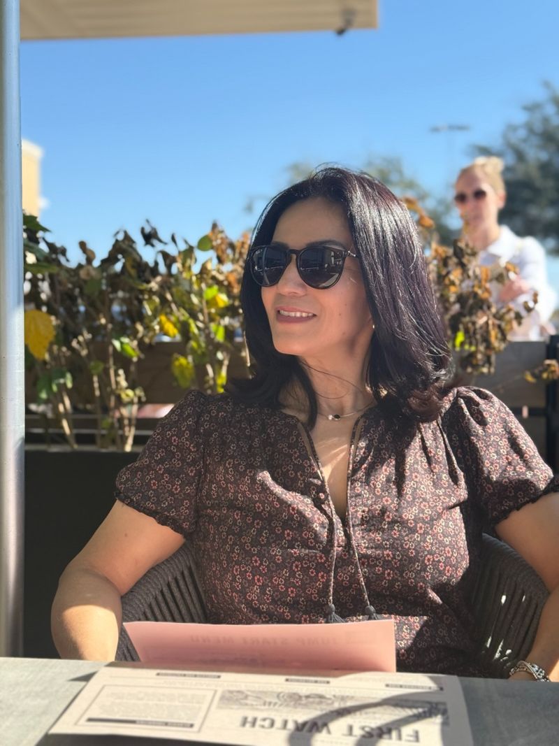 Gloria, 51