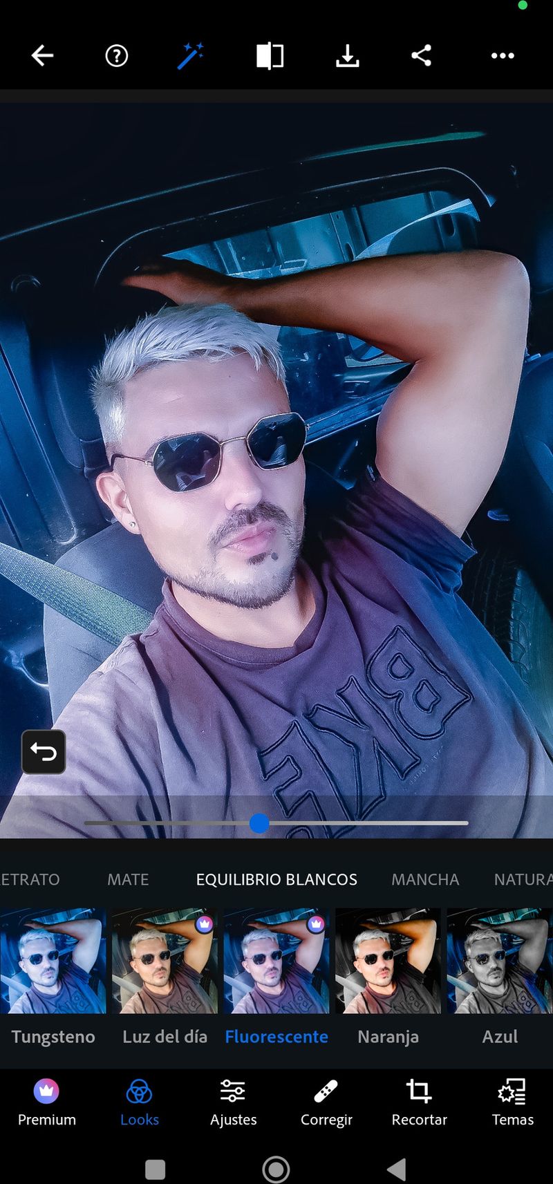 Nicolás, 33