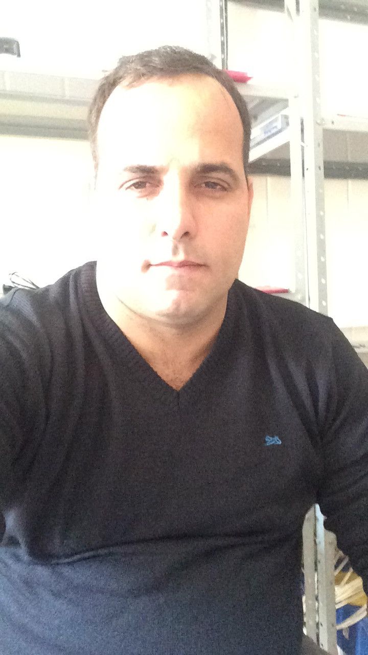 Fernando, 52