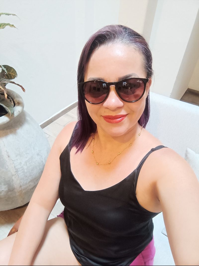 Shenita, 45