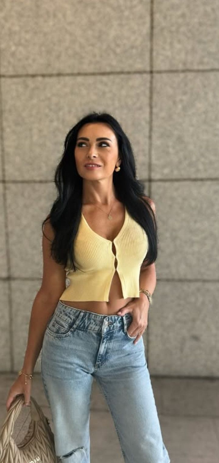 Fabiana, 47