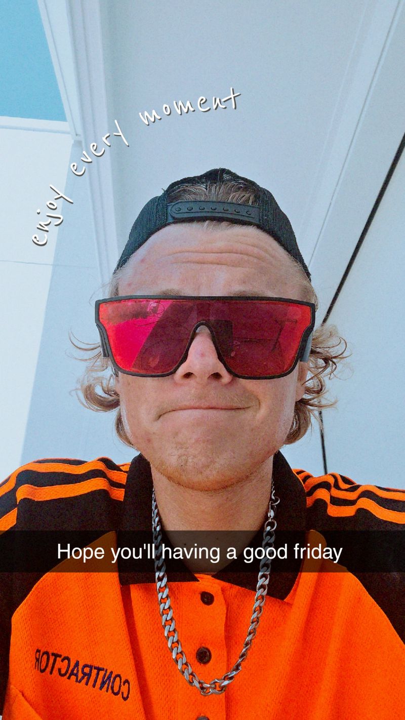 Lachlan, 23