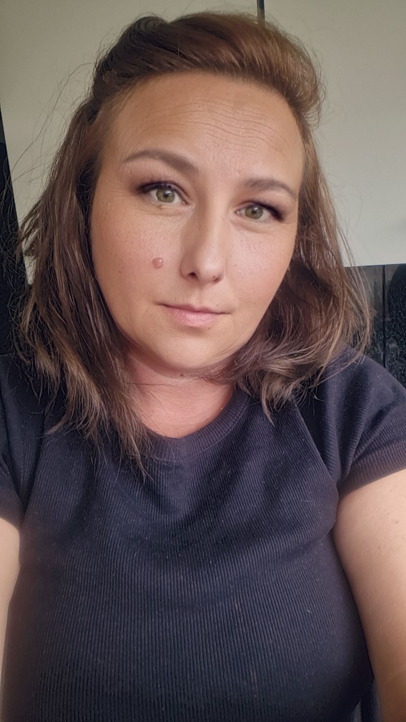 Bozena, 43