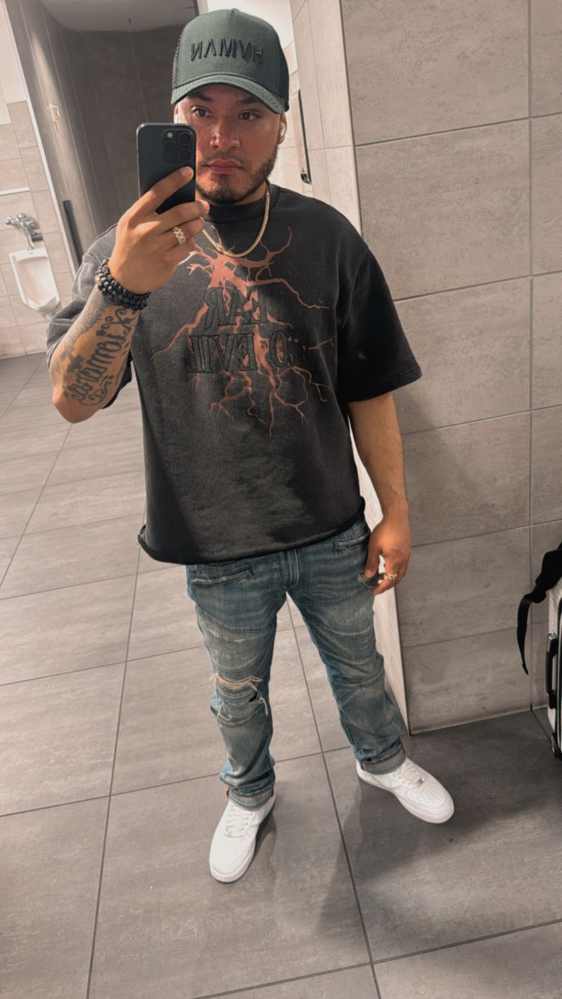 Mike, 31